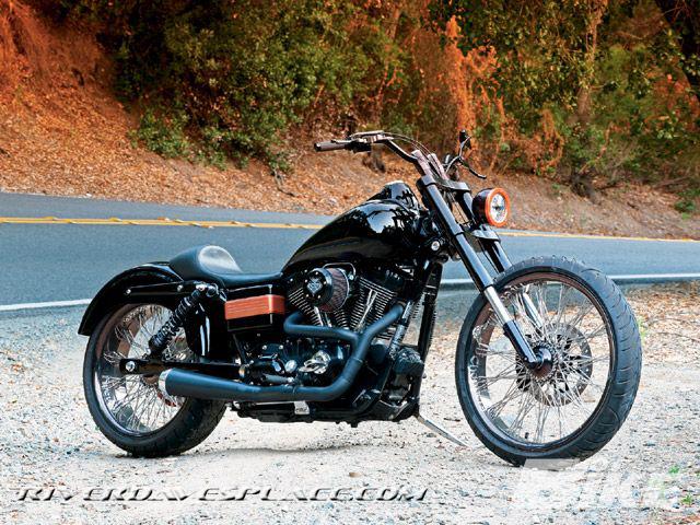 Name:  0901_hbkp_01_z%2B2006_harley_davidson_custom_dyna%2Bfull_vew.jpg
Views: 137
Size:  189.2 KB