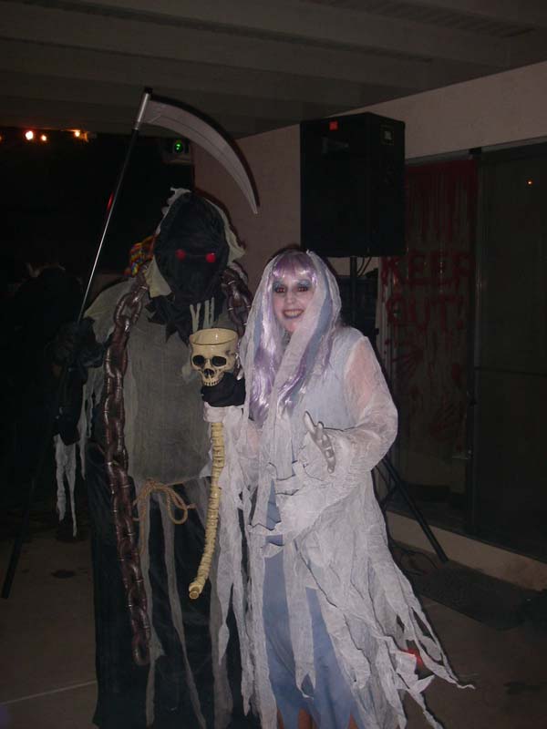 Name:  Halloween2006_LisaJerry.jpg
Views: 253
Size:  54.3 KB