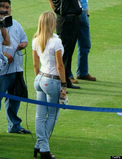 Name:  INES-SAINZ-AZTECA-REPORTER-JETS.jpg
Views: 194
Size:  78.2 KB