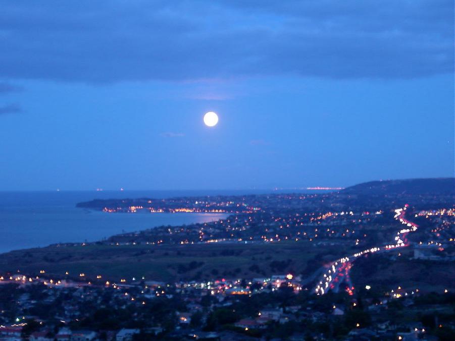 Name:  Moonlight Over Dana Harbor 01-28-02.jpg
Views: 81
Size:  52.6 KB