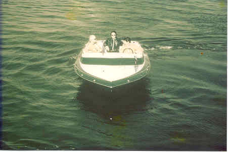 Name:  rudy in cruiser bow.jpg
Views: 1198
Size:  15.0 KB