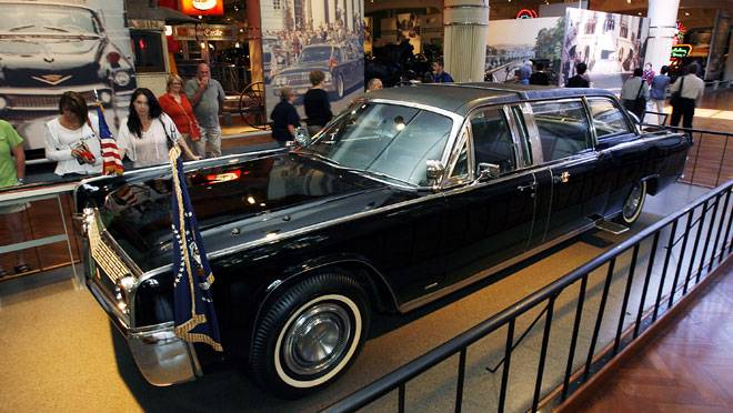 Name:  Limo-at-The-Henry-FordWEB.jpg
Views: 261
Size:  55.7 KB
