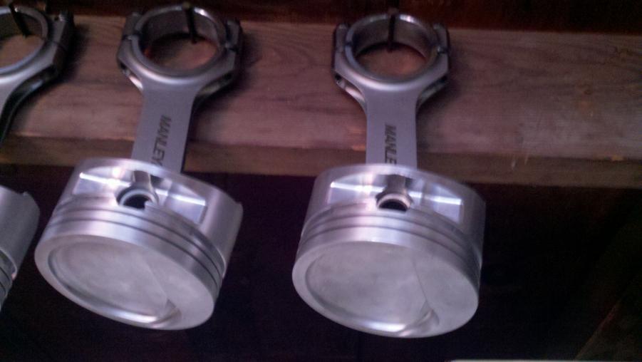 Name:  ManleyRod_Pistons.jpg
Views: 574
Size:  39.9 KB