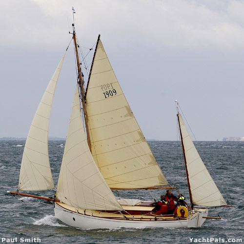 Name: yawl.jpg
Views: 141
Size: 50.6 KB