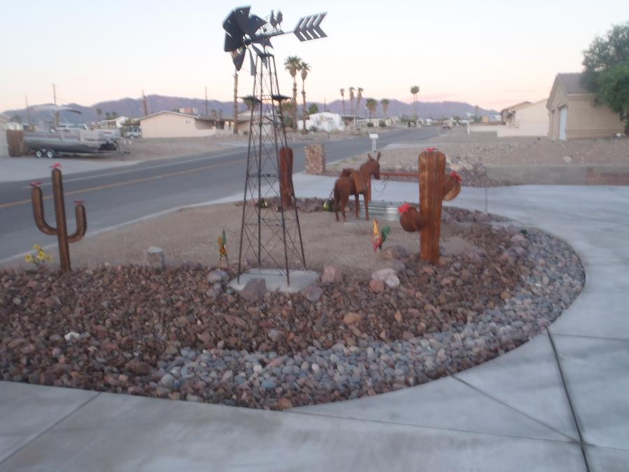 Name:  frontyard havasu 013.jpg
Views: 177
Size:  65.9 KB