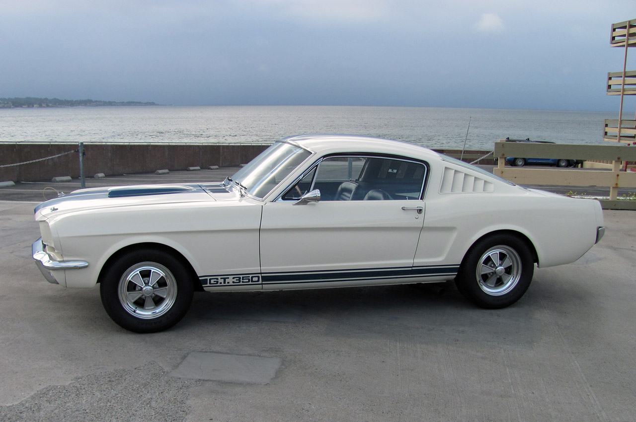 Name:  01-reggie-jackson-shelby-gt350.jpg
Views: 52
Size:  231.3 KB