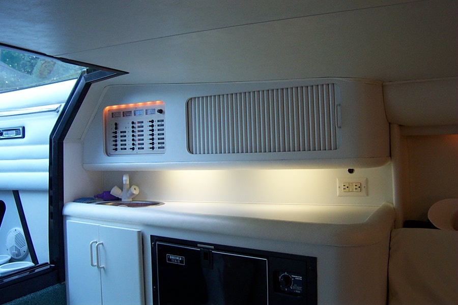 Name:  boat cabin 002.jpg
Views: 276
Size:  112.7 KB