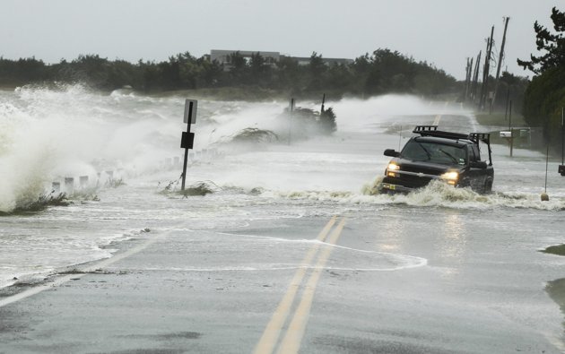 Name:  2012-10-29T153028Z_56371725_GM1E8AT1OMT01_RTRMADP_3_STORM-SANDY.JPG
Views: 78
Size:  42.2 KB